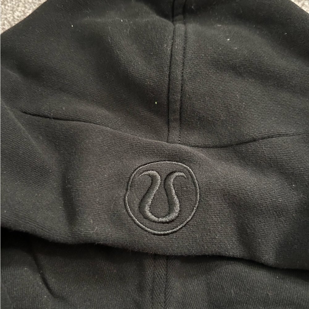 lululemon athletica Black cropped-Zip Hoodie - Picture 2 of 4